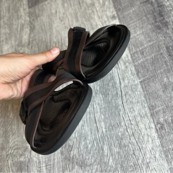 Salvatore Ferragamo Tolis Two-Tone Crisscross Sandals Brown Black Size 6